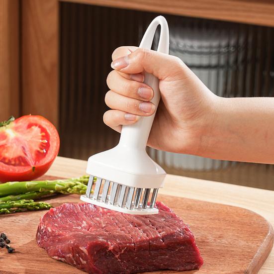Köttklubba i rostfritt stål med fjäderbelastade nålar Automatisk rekylverktyg för biff kyckling Snabb marinering Mörning Viktigt köksredskap