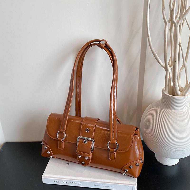 

Retro Belt Rivet Design Women s PU Shoulder Bags Solid Color Textured Ladies Underarm Bag Versatile Female Flap Pillow Handbags коричневий