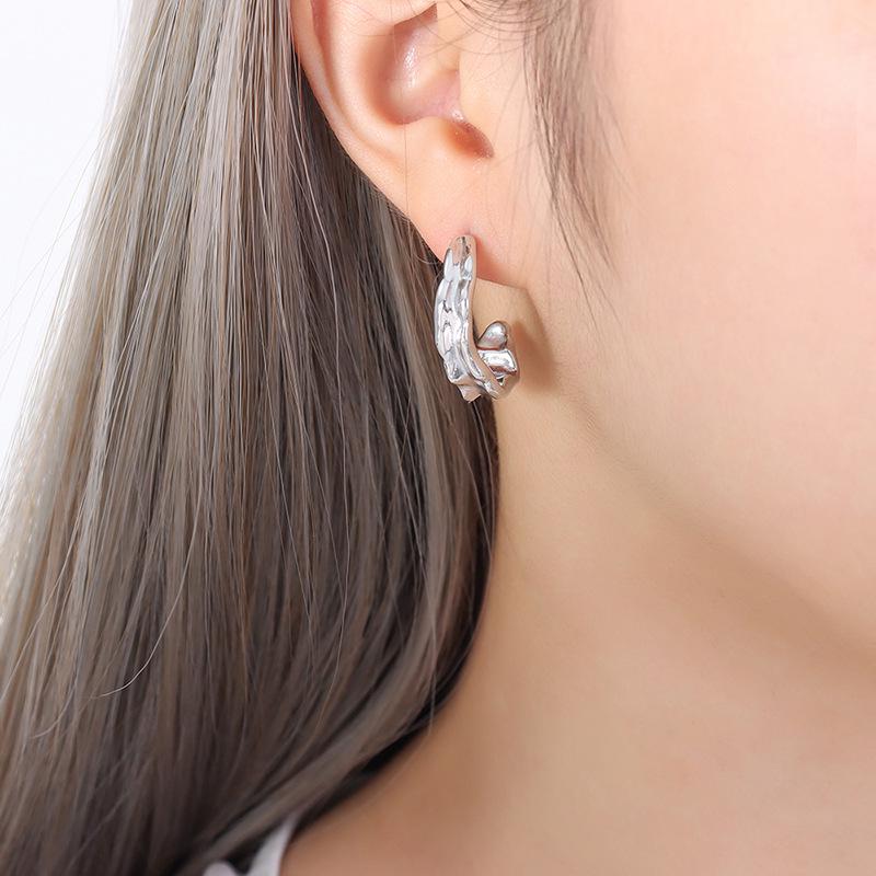 Simple Lightweight Non-fading Geometric Stud Earrings Plated with Real Gold, Fashionable Titanium Steel Jewelry for Women