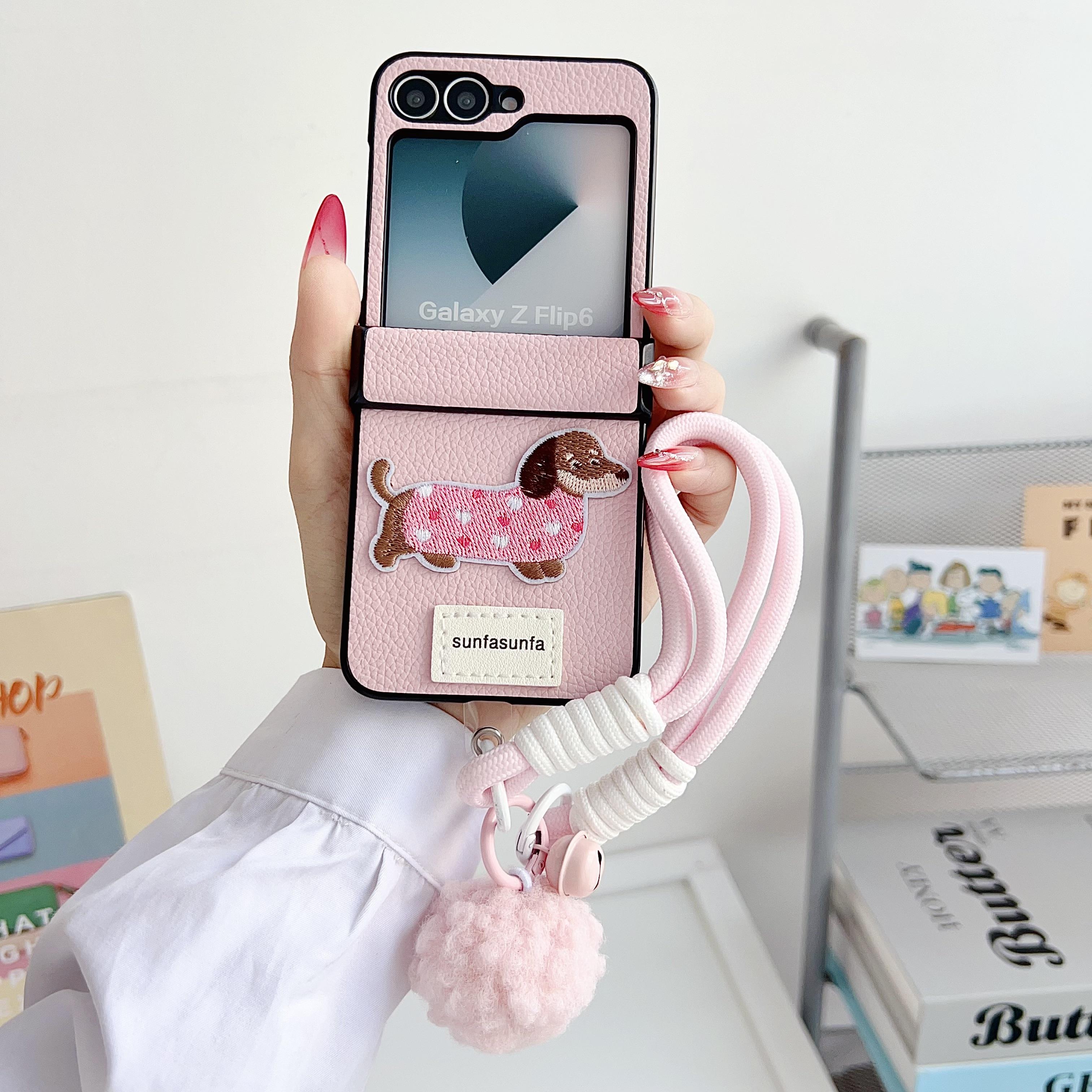 

Мультяшный чехол из искусственной кожи для телефона Samsung Galaxy Z Flip 6 5 4 3 Flip6 Flip5 Flip4 Flip3 5G с ремешком на запястье и защитной крышкой шарнира For Samsung Galaxy Z Flip6