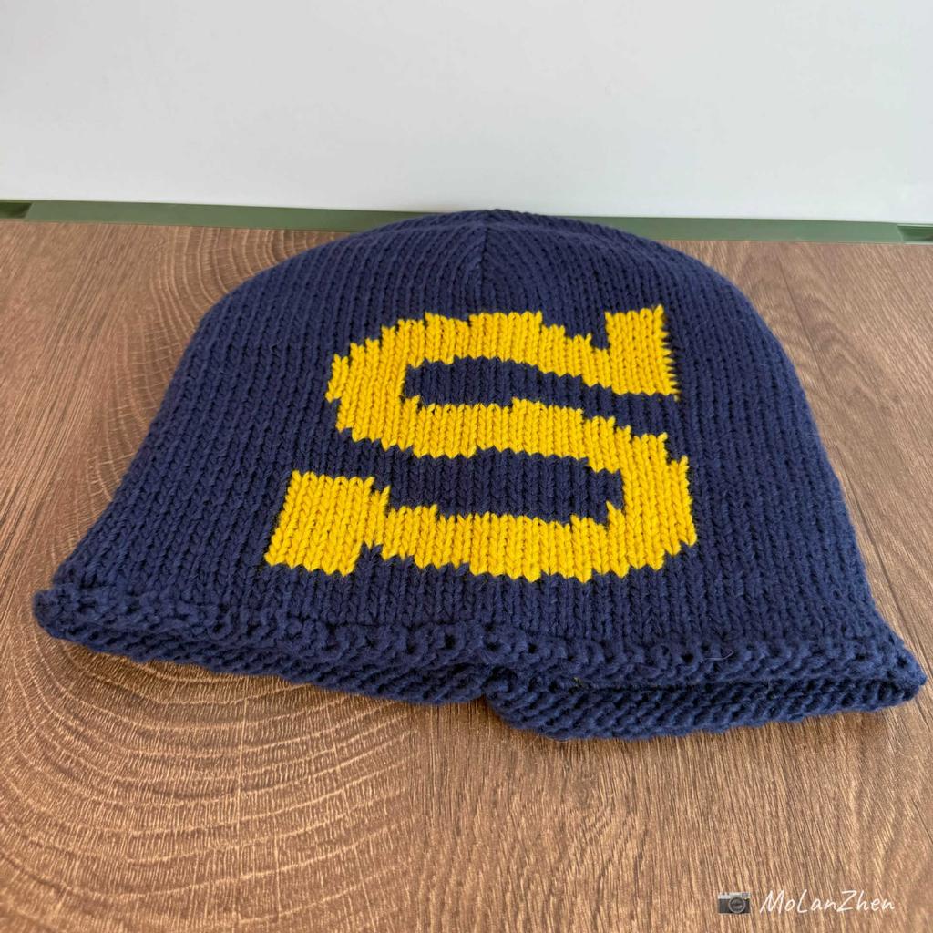 American contrasting color letter thick knitted wool hat for girls, big head circumference in autumn and winter, small face without makeup and vers