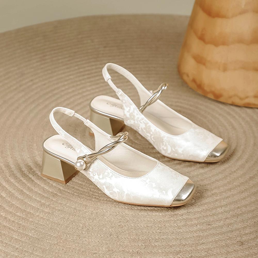 

Женские кожаные туфли-лодочки с квадратным носком и каблуком-блочкой, с вышивкой и принтом, элегантные женские летние босоножки на каблуке для вечернего платья 40 белый