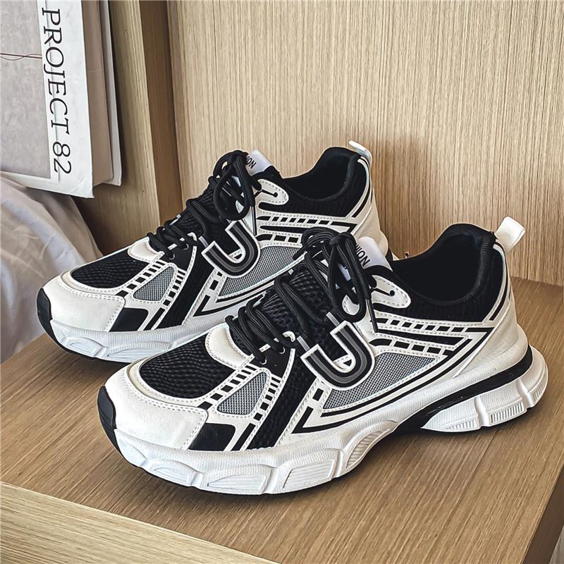 Herrenschuhe 2025 neuer Sommer vielseitig atmungsaktives Mesh lässig Junior High School Schüler Laufen Sport Innenhöhe erhöhen Papa trendige Schuhe