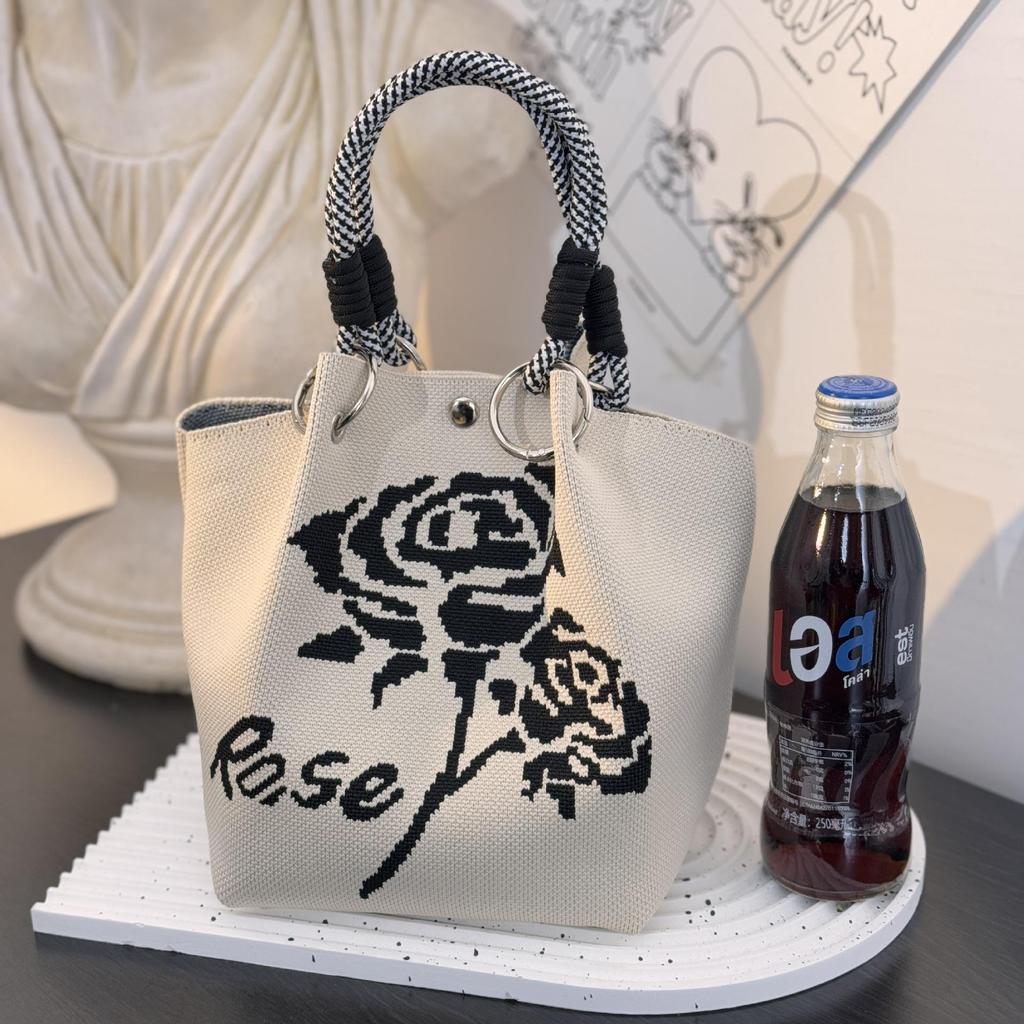 2025 Knitted Hollow-out Flower Handbag: Versatile, Large Capacity, Stylish Souvenir Gift