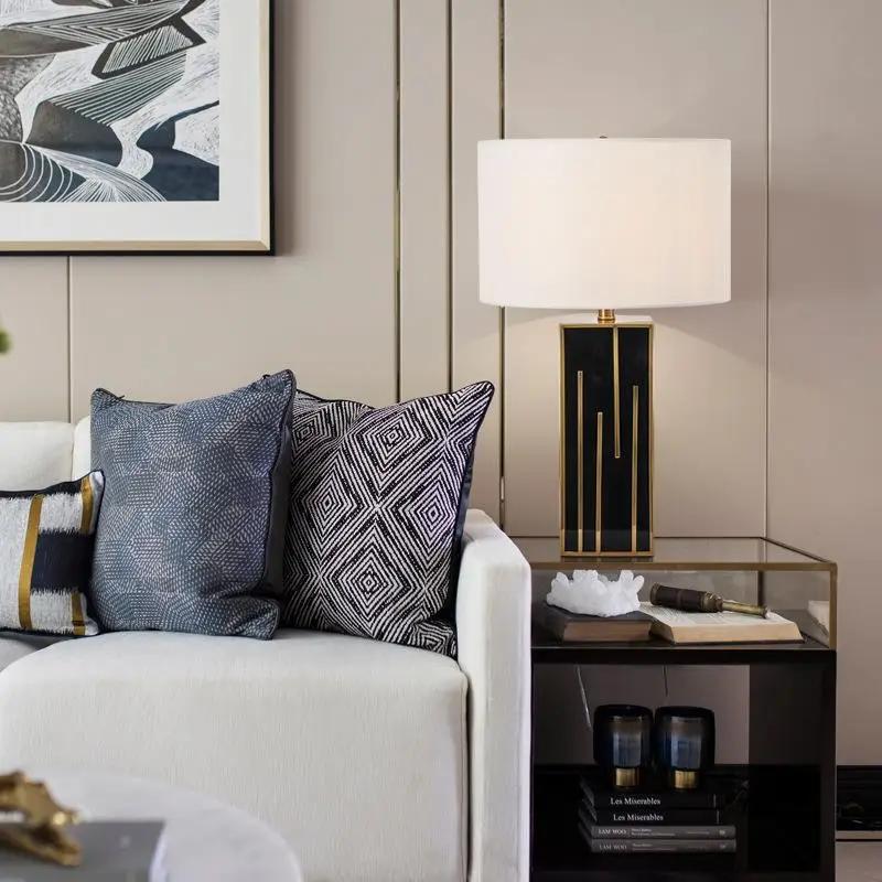 Nordic Modern Wholesale Hotel Bedroom Bedside Study Luxury Gold Decor Metal Iron Fabric Shade LED Desk Light Led Table Lamp