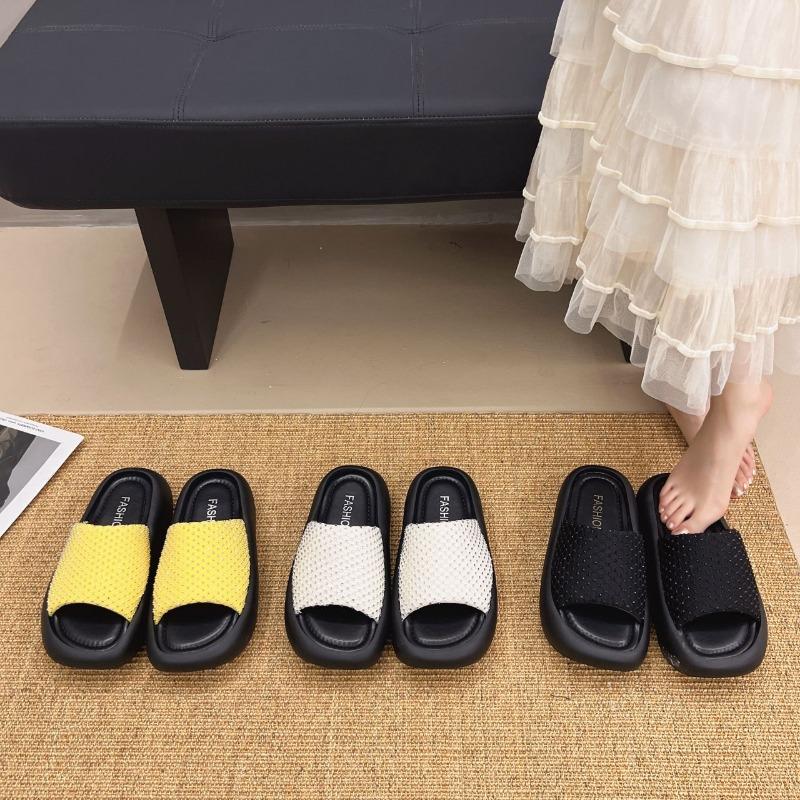 Dicke Sohle, coole Hausschuhe für Damen zum Tragen im Sommer, neue Mode, Strass-Muffinsohle, Strand-Einwort-Hausschuhe