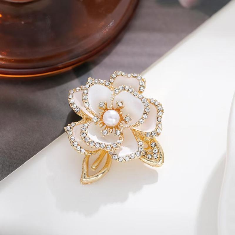 

Трендова біла емалева брошка у вигляді квітки камелії для жінок Елегантні намистини з імітацією перлів Китиця Шпильки на лацкан Значок рослини Ювелірні вироби