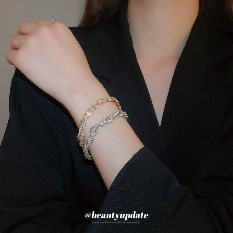 Meier Diamantbesetztes mehrlagiges Wickelarmband, elegantes Armband, exquisites stilvolles Armband