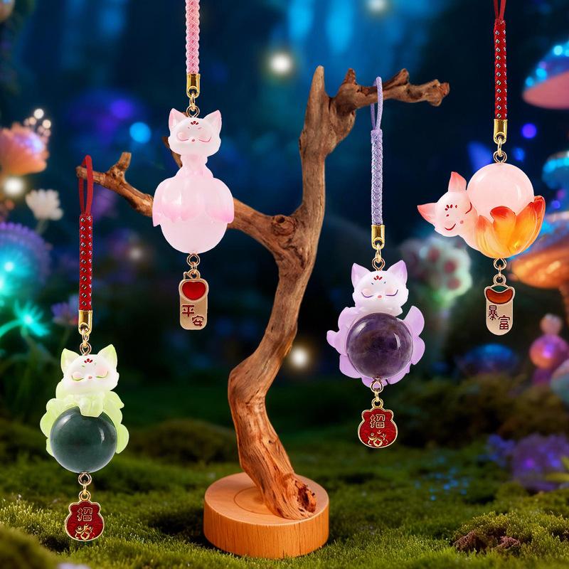 Cute Chinese Style Nine-Tailed Fox Resin Crystal Pendant Good Luck Car Decor Good Gift For Kidsation  Keychain Ornament