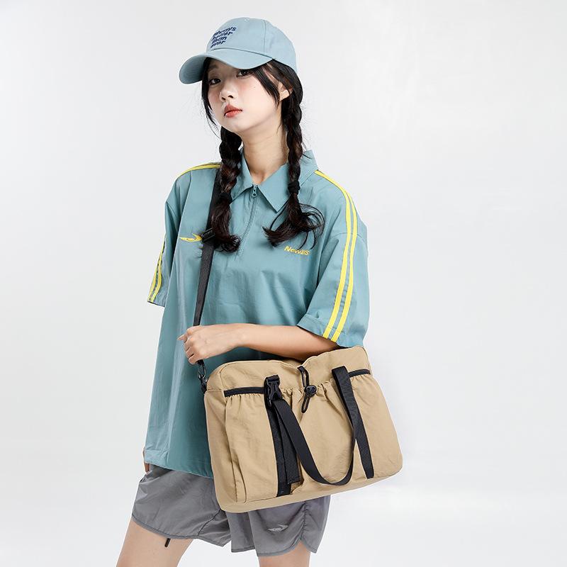 Large capacity leisure sports shoulder bag women's new simple niche messenger bag light messenger bag