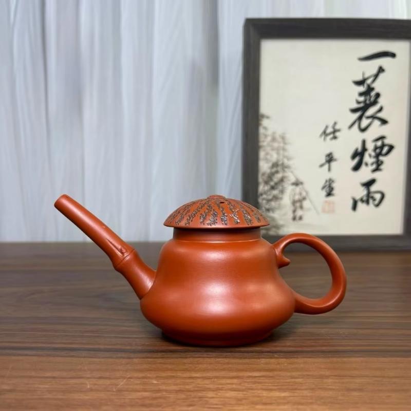 170ml Kung Fu Zisha Hand Playing Teapot Yixing Purple Clay Mini Pot Small Capacity Kettle Pure Teaware