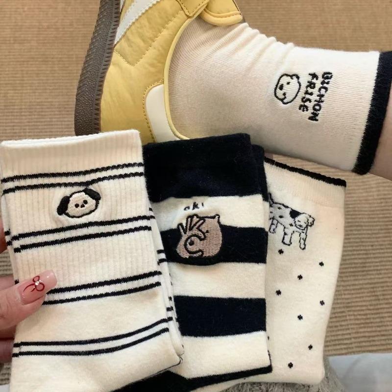 

Ladies Spring and Autumn Cotton Striped Cartoon Cute Mid Calf Socks 1 pair