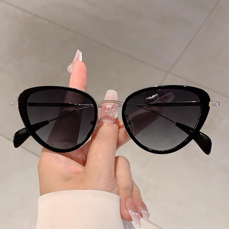 Luxury Brand Designer Triangle Cat Eye Sunglasses Vintage Steampunk Metal Women Men Fashion Sun Glasses