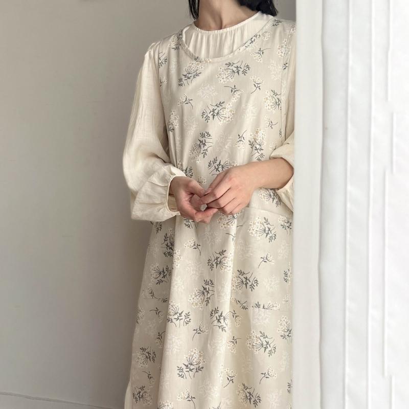 Cotton Linen Apron Split Neck Design Adjustable Tie Floral Pattern Large Pockets For Cooking Gardening