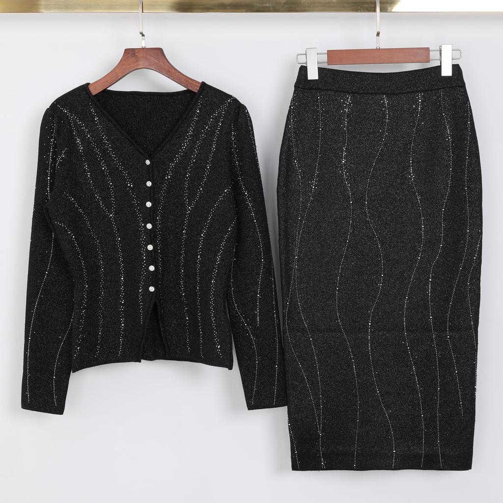 High-end quality in-stock spring and autumn new knitted internet-famous long-sleeve top + hip-hugging skirt set for women, 2619
