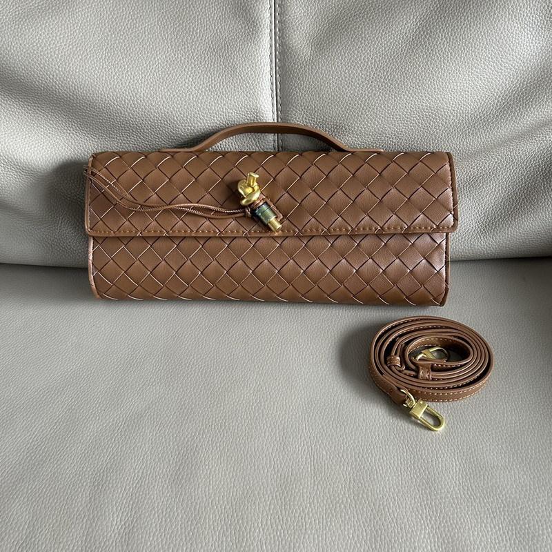 

2025 New Genuine Leather Women s Bag Weaving Handheld Banquet Bag Handheld Single Shoulder Diagonal Cross Fashion Trendy Women s Bag Cross Border Long style: 31 x 14 x 7CM