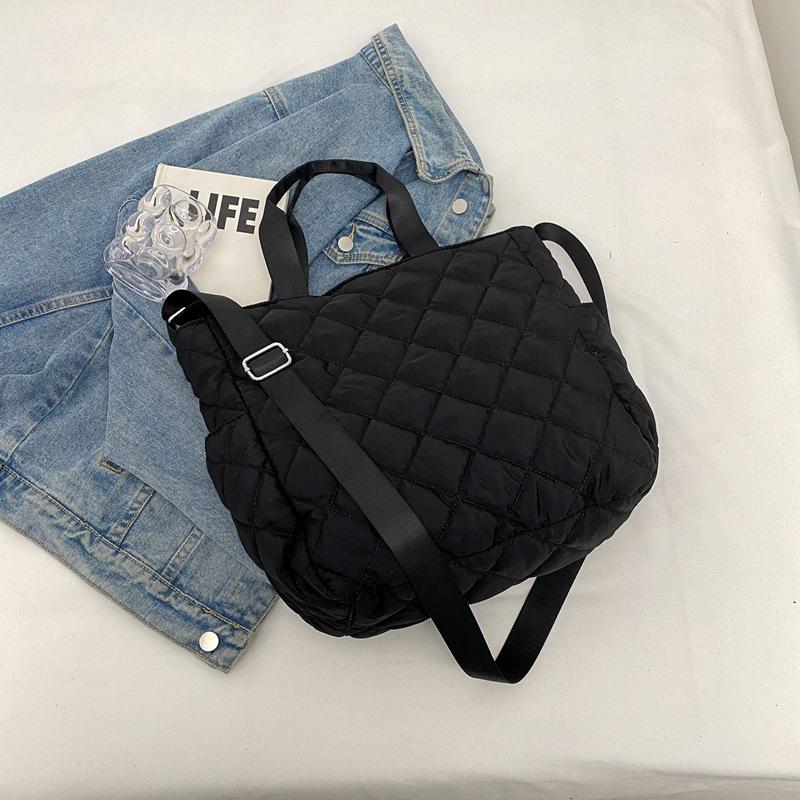 Large Capacity Quilted Tote Bag - Korean Style Versatile Cotton Coat Bag, High-End Fashion Shoulder & Crossbody Bag for Autumn and Winter