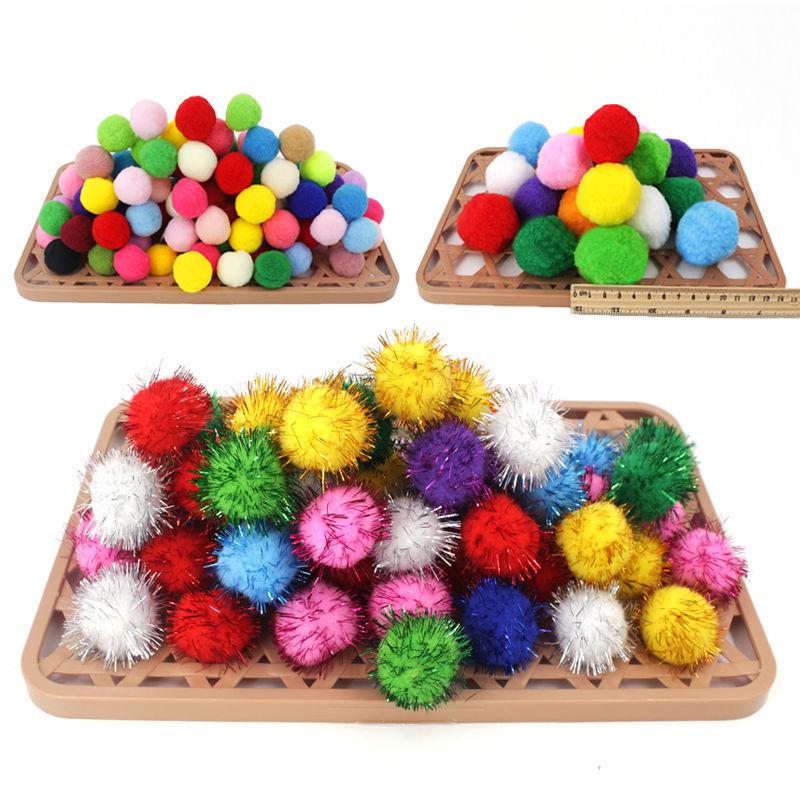 Artykuły ze strefy artystycznej: Kolorowe puszyste pompony do projektów klasowych dla uczniów od najmłodszych do najstarszych