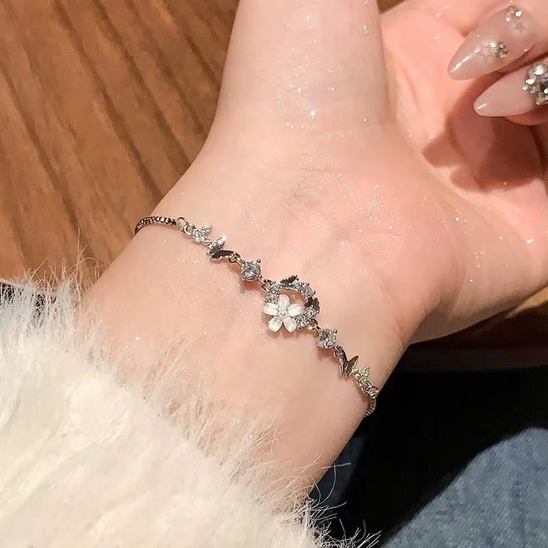 Starry Sophisticated Night Zirconia Bracelet For Women Elegant Copperplated Geometric Hand Jewelry