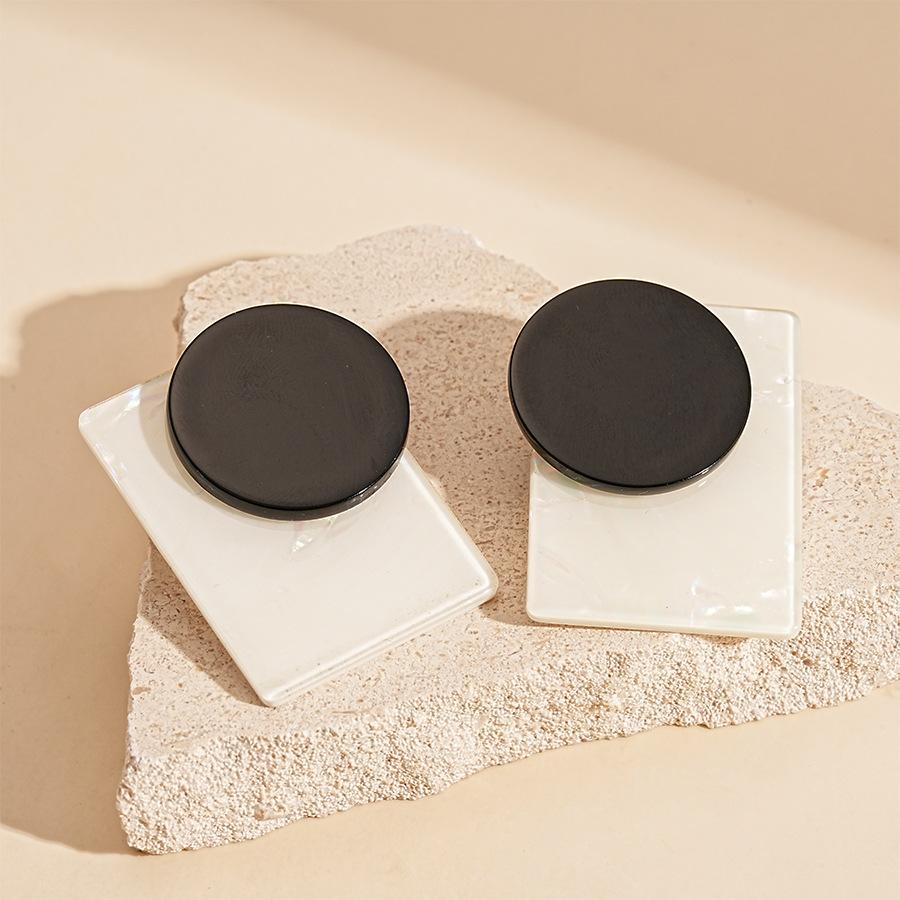 

Модные серьги-подвески для женщин белый