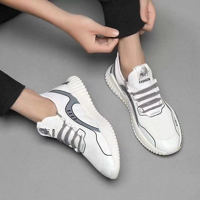 Men's Lightweight Mesh Breathable Casual Sports Shoes Summer Soft Sole Comfortable Anti Slip Outdoor Running Shoes Male Sneakers