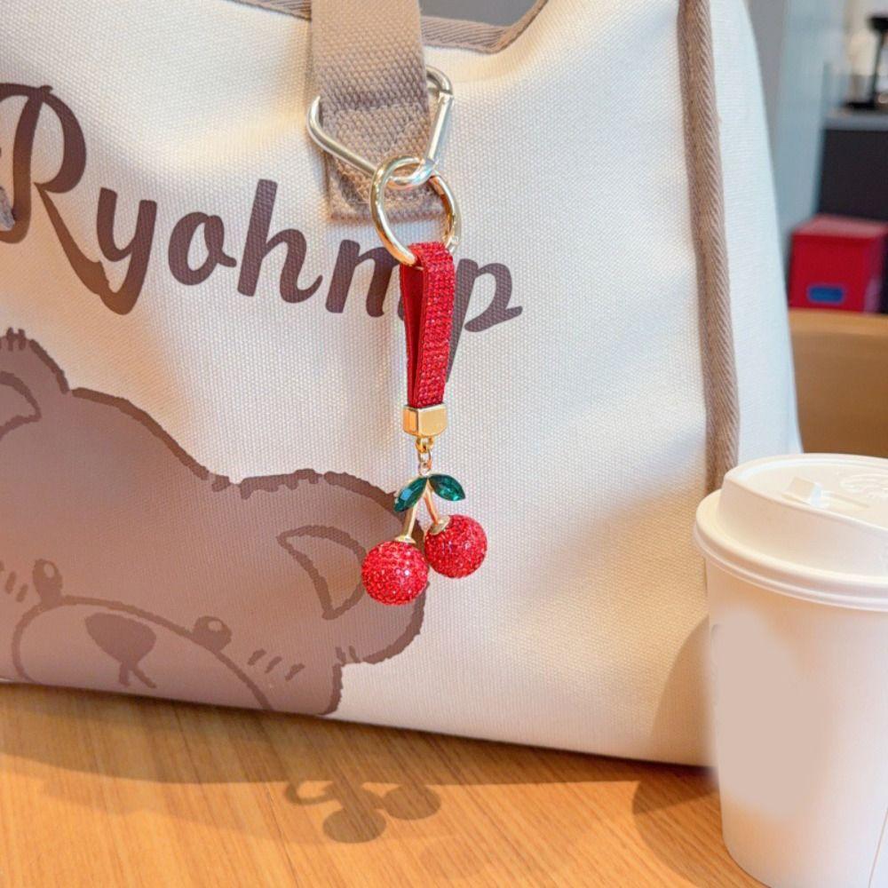 Hochwertiger Kristallkirschen-Anhänger Blingbling Strass Schlüsselanhänger für Auto Modischer Taschenanhänger Damen