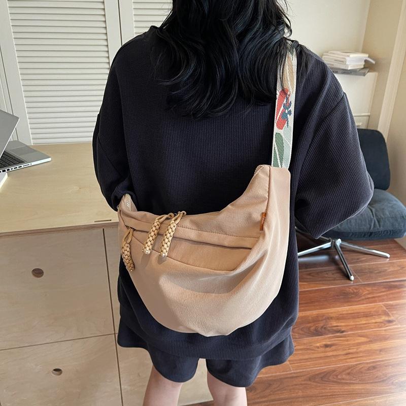 Casual, simple, western, fashionable, large-capacity bag, 2025 summer new personalized women's one-shoulder crossbody bag