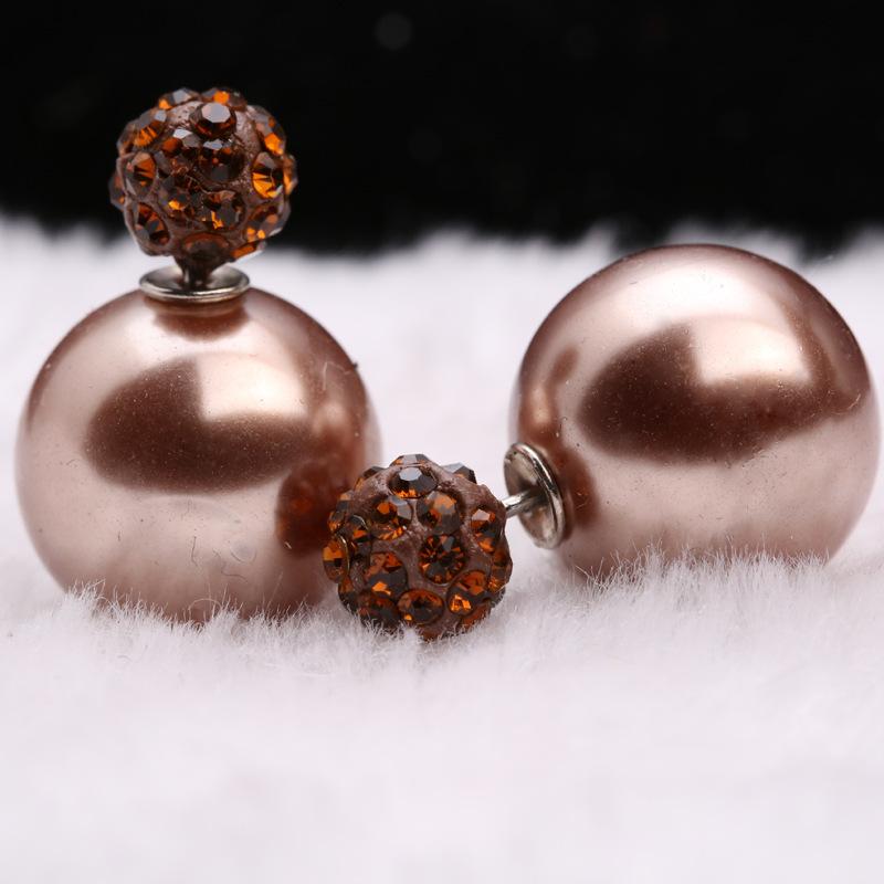 Korean version of fashionable women's earrings with diamonds and soft pottery size pearl studs, trendy temperament versatile earrings jewelry