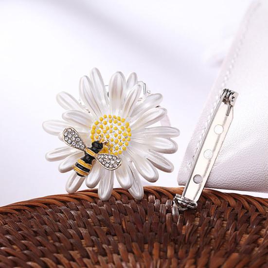 Scarf Button Large Chrysanthemum Alloy Silk Scarf Buckle Anti-Slip Women Scarf Buckle Outfit Accessory