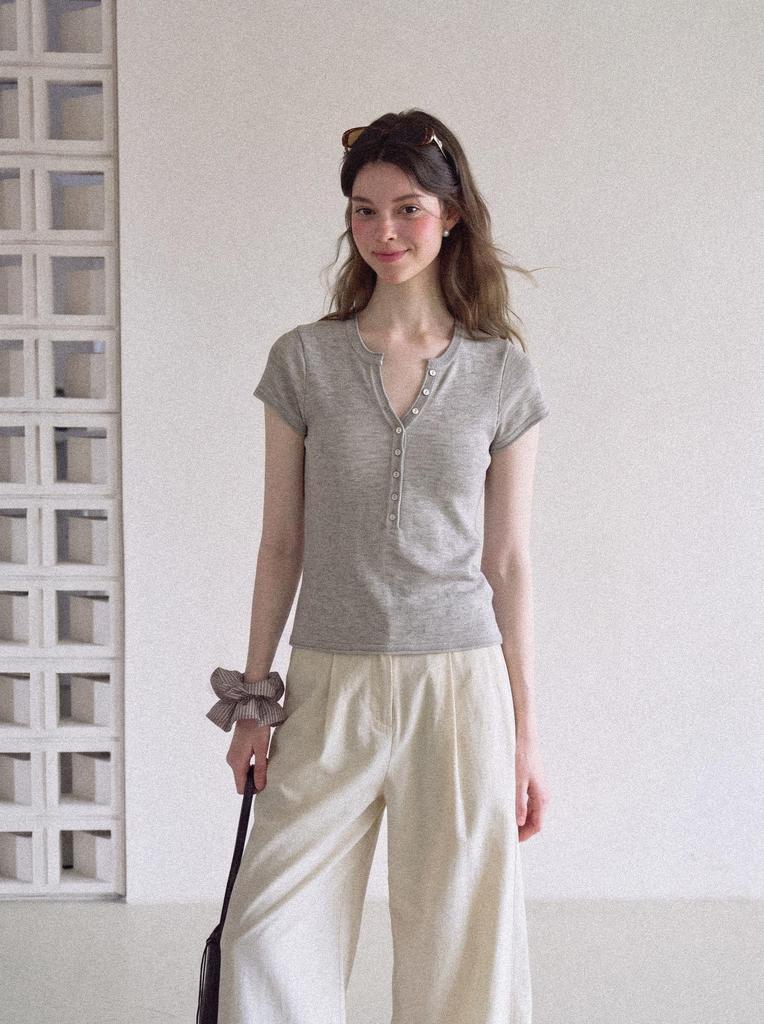 French high-end gray V-neck front shoulder short-sleeved women's T-shirt summer thin slim-fitting and thin knitted sweater Henry neck top