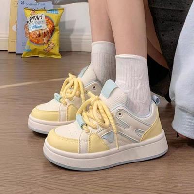 Încălțăminte pentru femei – Adidaşi