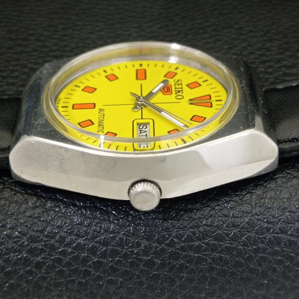 JAPAN 6309A VINTAGE SEIKO 5 AUTOMATIC MENS YELLOW COLOR DIAL WATCH A702739-1