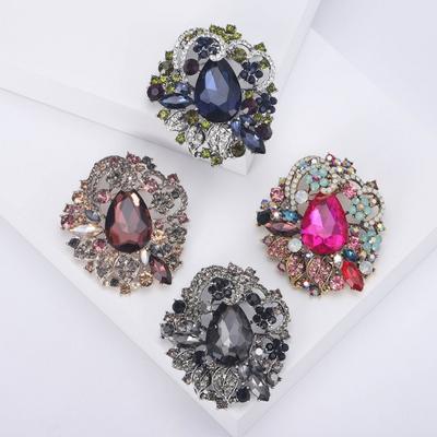 Broche estilo boêmio incrustado de cristal falso luxo clássico temperamento versátil grande vidro broche de cristal falso joias