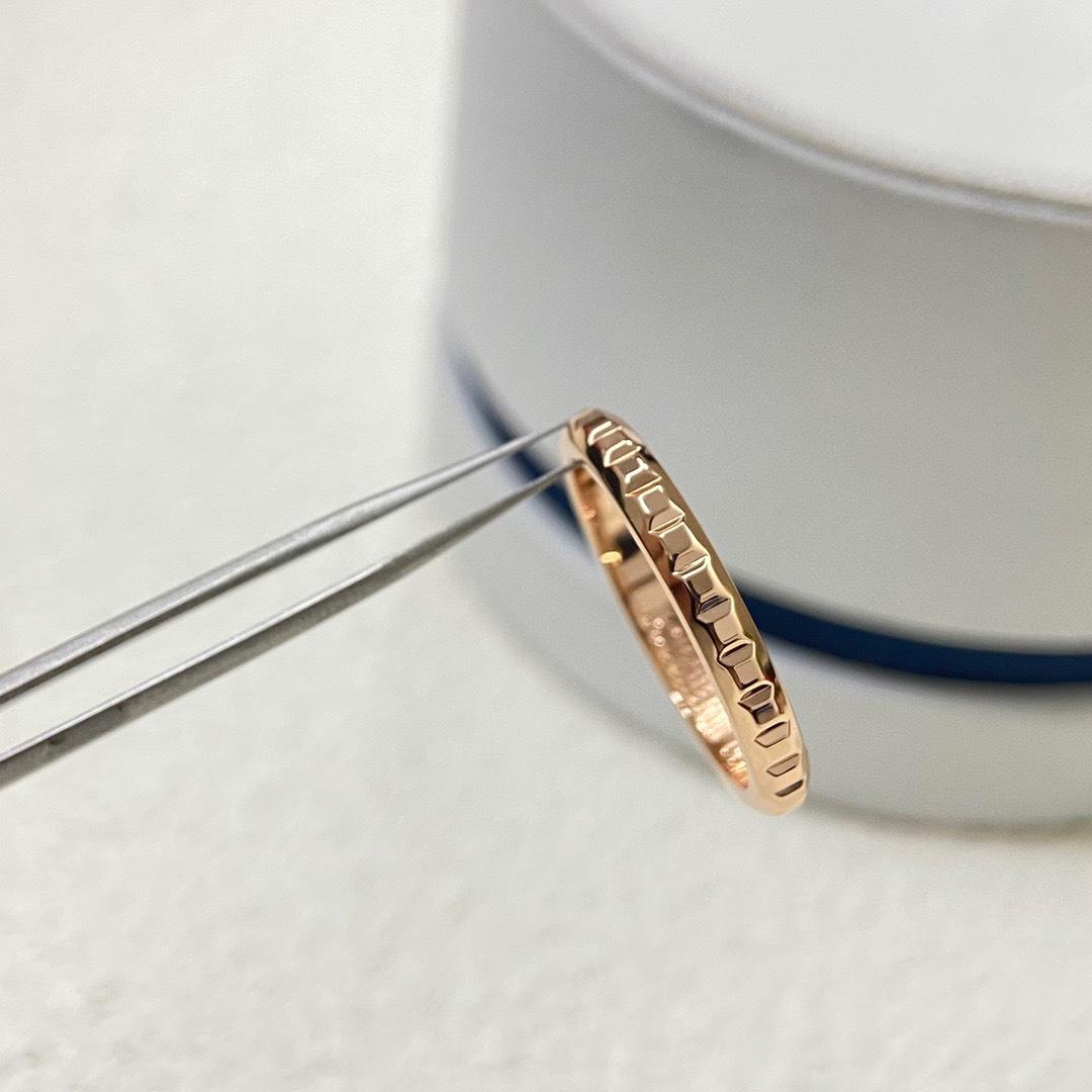 

2025 Gold Ice Cube Narrow V Stackable Ring - Celebrity Style, Light Luxury for Women рожевий колір золота