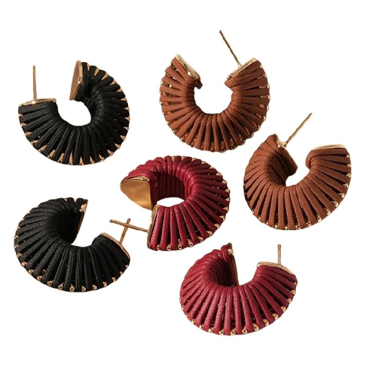 Retro Inspired Leather Ear Studs for Women C Shaped Threaded Geometric Earrings Trendy and Minimalist Earwear Jewelry