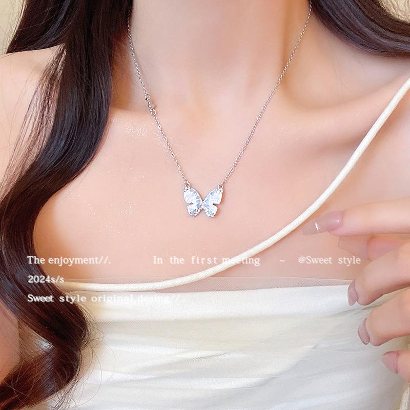 Light Luxury Niche Titanium Steel Necklace Women's Senior Design Sense Zircon Bow Clavicle Chain Neck Chain