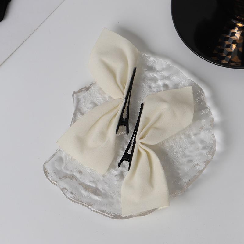 Black Velvet Bow Hairpin - Jisoo-Inspired Korean & Japanese Style Side Clip Hair Accessory