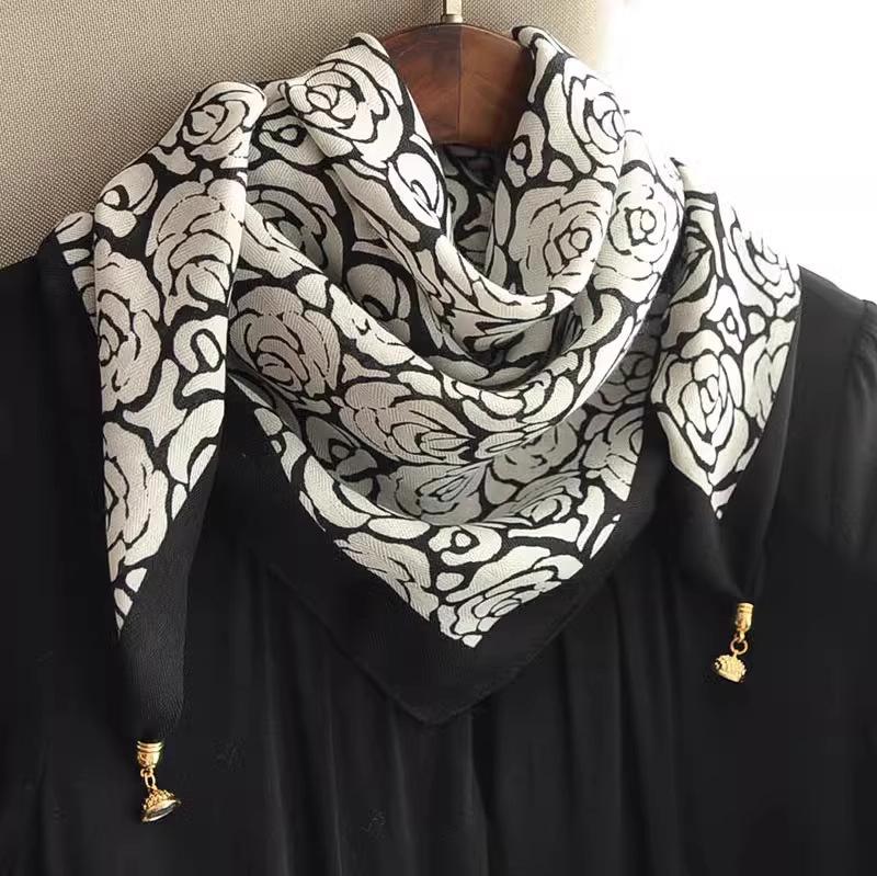 Silk cotton magnetic buckle silk scarf geometric and floral combination printing fashion personality spring autumn and winter versatile single item