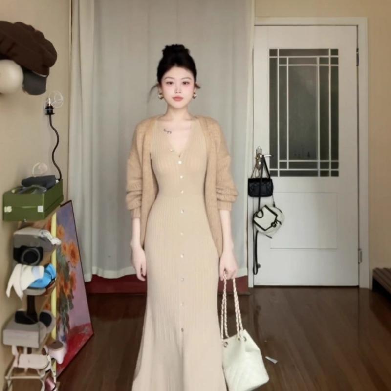 [] Gentle long-sleeved knitted dress children's autumn and winter new temperament hip-wrapped dress