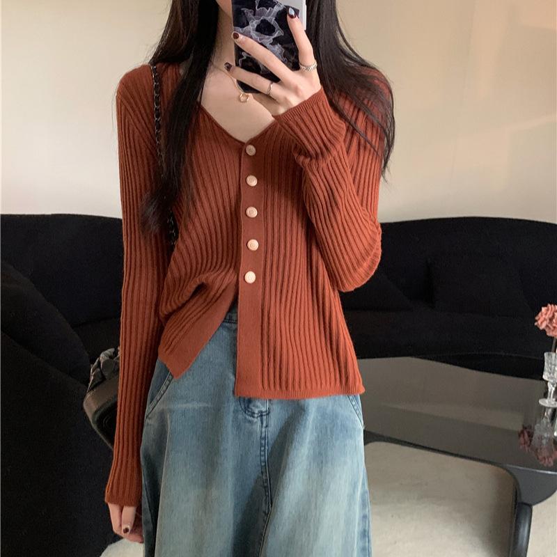 Baijiu red neck knitted cardigan women's top spring single-breasted sweater temperament top bottoming shirt