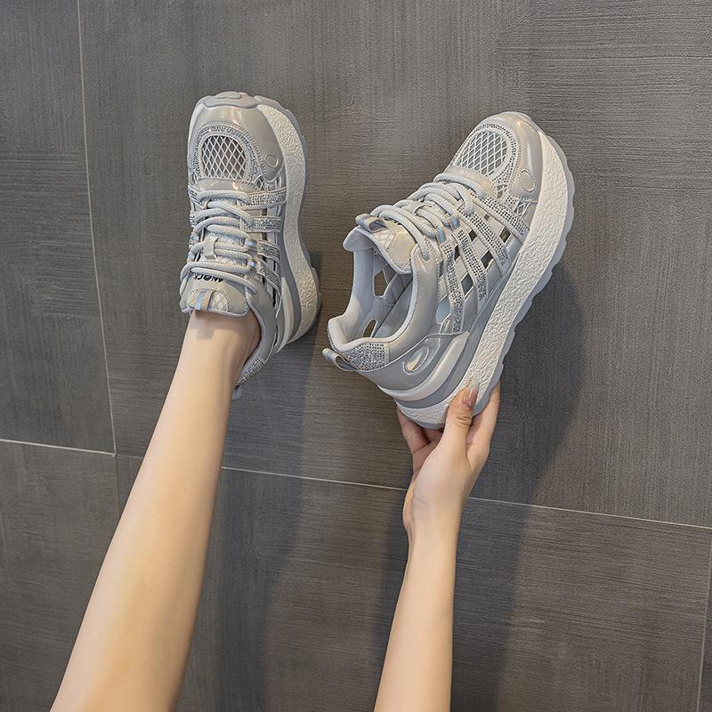 

Весенне-летняя обувь Женские модные кроссовки Бренд Женский бренд Белая обувь Увеличение роста 8 см 40 серый