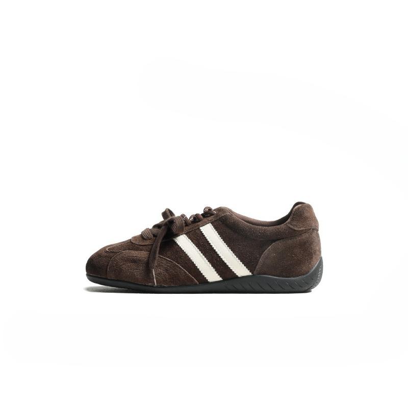 New Flat Casual Sports Board Shoes for Women with A Niche Height-increasing Style