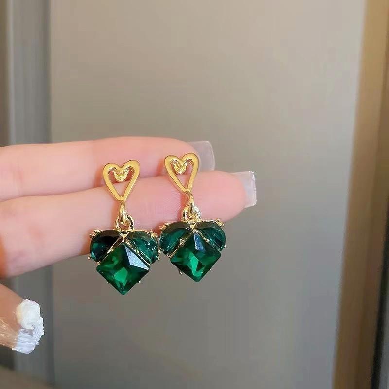 Summer Green Flower Fashionable and Elegant Earrings Temperament Versatile Sweet Stud Earrings Atmospheric Fresh Earrings