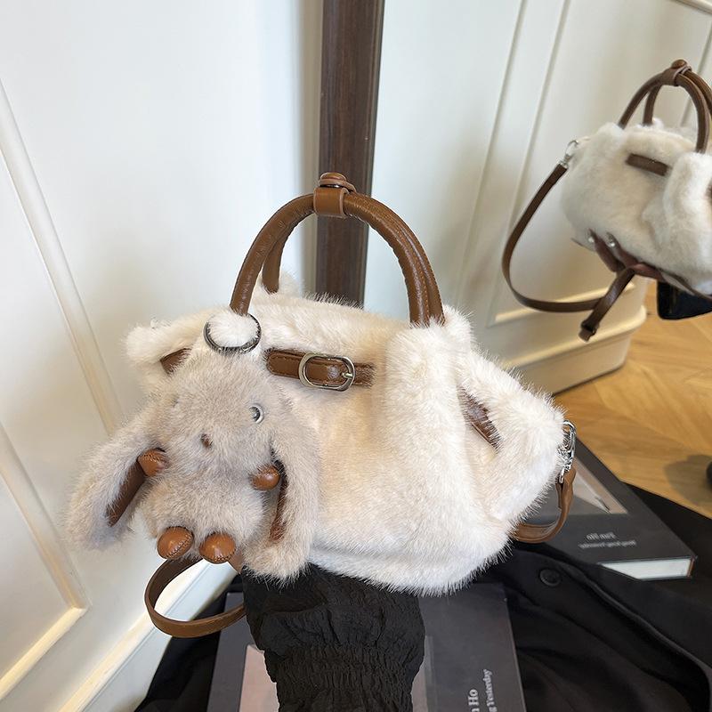 This Year's Popular Bag Women's Large-capacity 2025 New Autumn and Winter Versatile Plush Messenger Bag Casual Portable Tote Bag