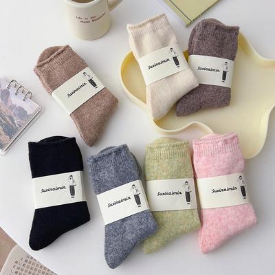 5 Paar Sanfte und Liebliche Wadenlange Socken aus Warmer Wolle für Damen im Herbst und Winter