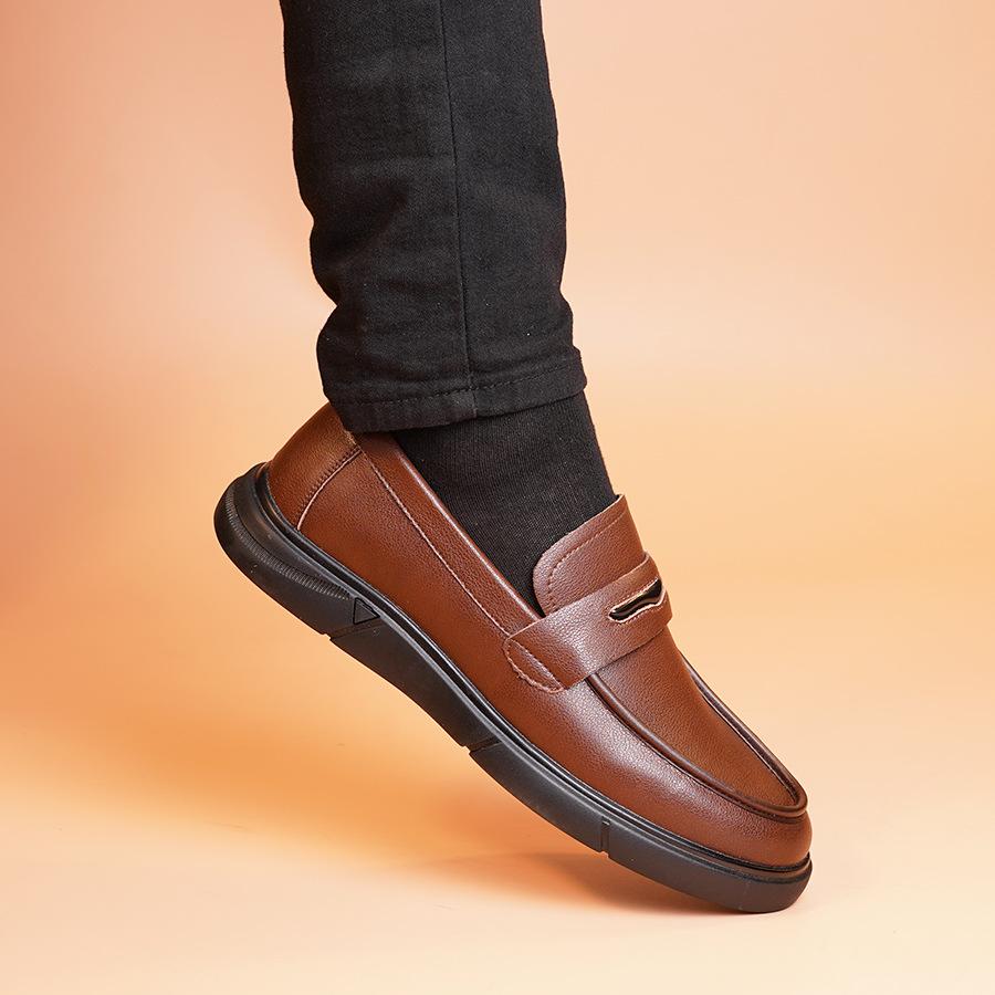 

Men s shoes new spring leather breathable loafers men s business casual leather shoes one pedal lazy beanie shoes 44 темно-коричневого