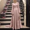 2024 Modisches Satin-Kleid für Damen: Muslimischer Stil des Nahen Ostens mit Glockenärmeln und taillierter Taille