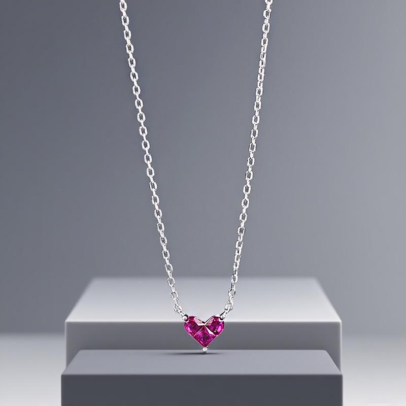 

Hui Zhi Yi S925 Silver Mini Heart Necklace - Versatile, Luxurious Clavicle Chain. 925 Silver