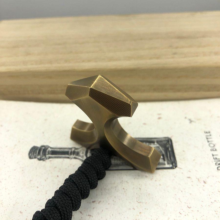 1Pc Brass Outdoor EDC Tactical Tool Multifunctional Men's Necklace Pendant Keychain Partner Emergency Window Breaker