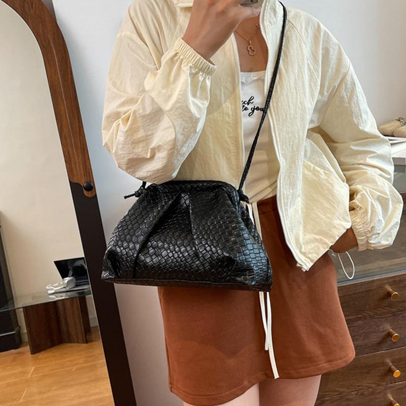 Woven Clip Women's Cloud Bag Fashionable Light Luxury Pleated Small Versatile and Stylish Shoulder Clutch Crossbody Bag
